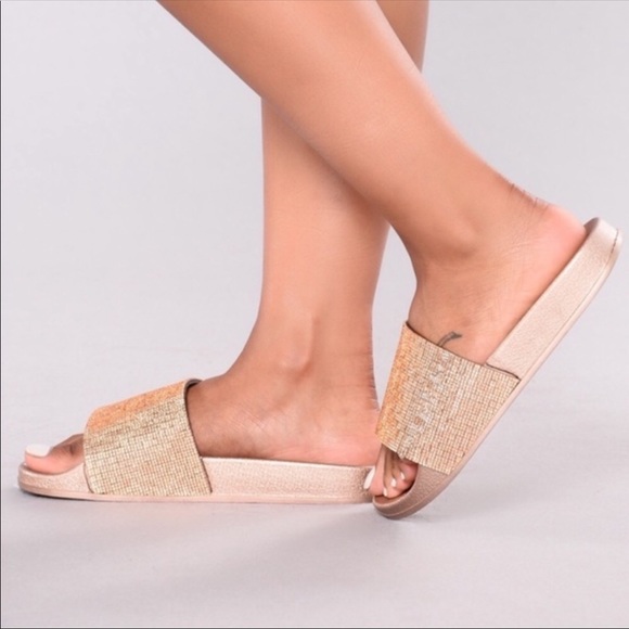 Super cute Rose Gold Star slides - Picture 7 of 8